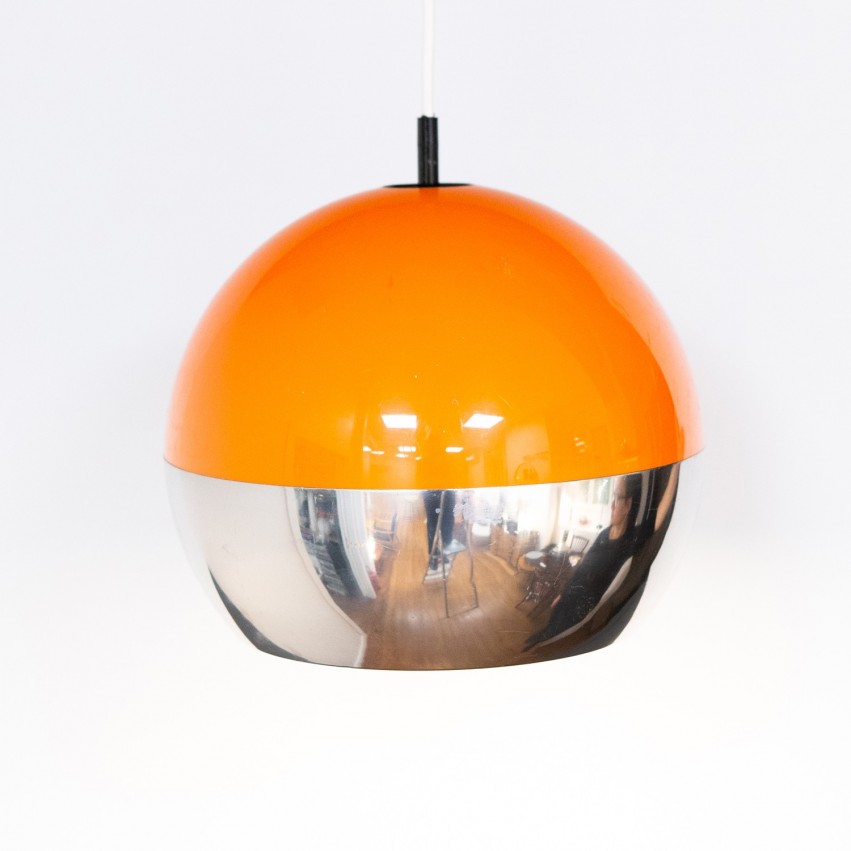 Suspension ronde orange et chromée des années 1970