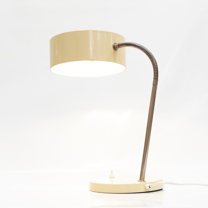 Lampe de bureau en tôle laquée de jaune