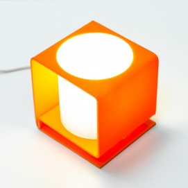 Cube lumineux en Plexiglas orange et cylindre blanc des années 1960