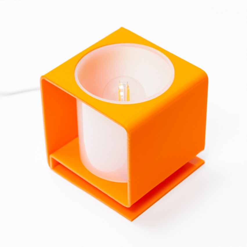 Lampe cubique en Plexiglas orange et blanc des années 1960