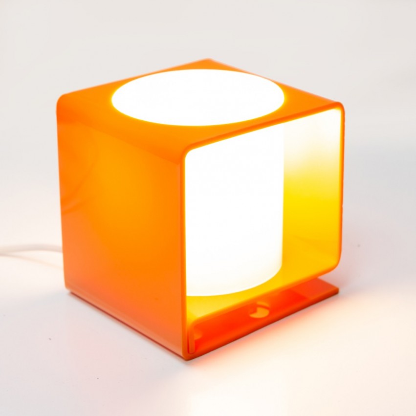 Lampe cubique en Plexiglas orange et blanc des années 1960