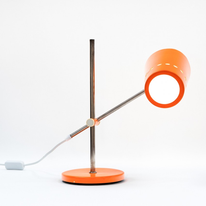 Lampe de bureau articulée en tôle laquée et Plexiglas