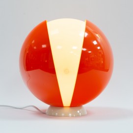 Lampe boule Plexiglas orange et blanc des années 1960