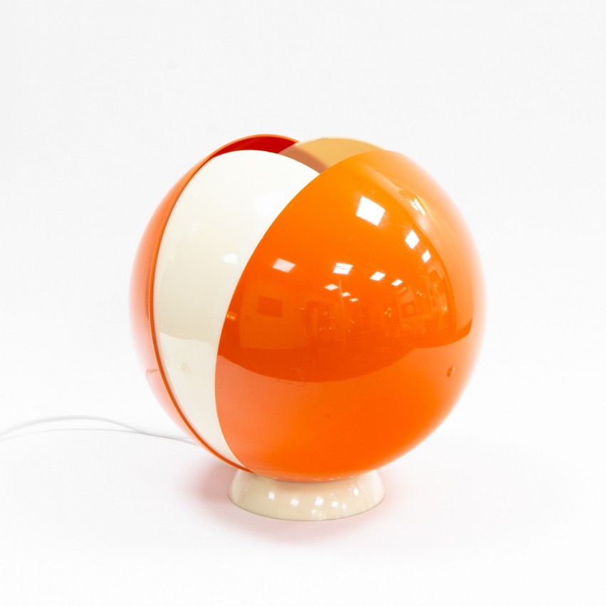 Lampe boule Plexiglas orange et blanc des années 1960