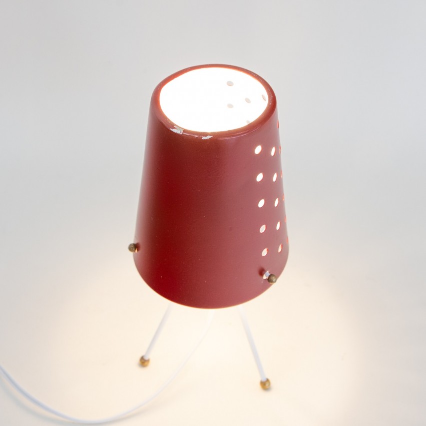 Lampe tripode des années 1950 en tôle perforée