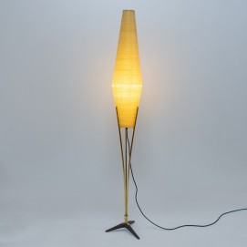 Lampadaire tripode des années 1950 en laiton et résine