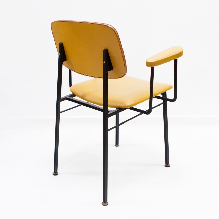 Fauteuil de bureau en Skaï jaune et tube noir des années 1950