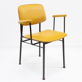 Fauteuil de bureau en Skaï jaune et tube noir des années 1950