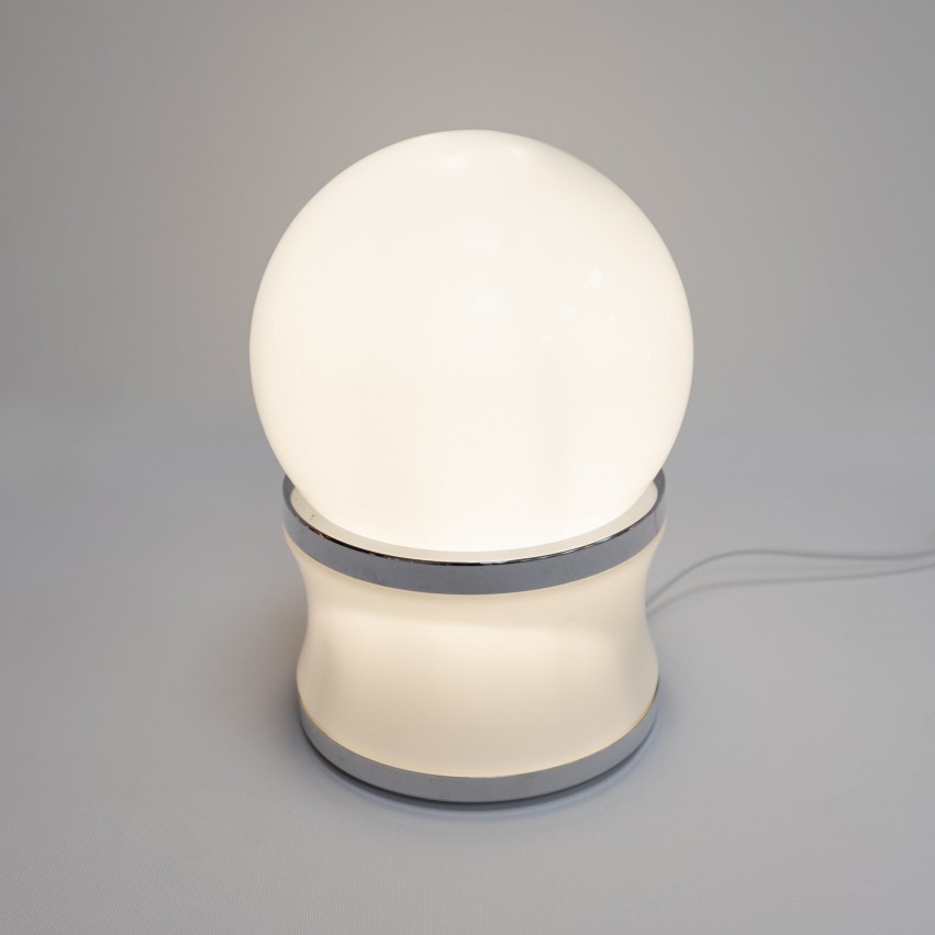 Lampe close globe en verre opale