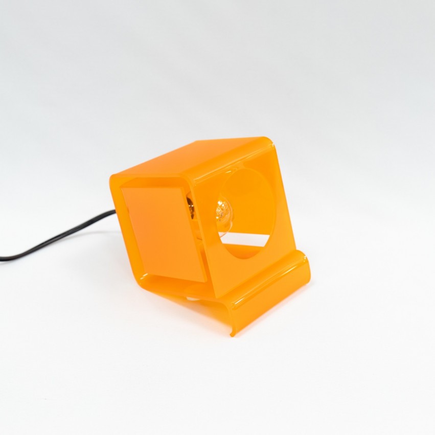Lampe cubique en Plexiglas orange - Moinier