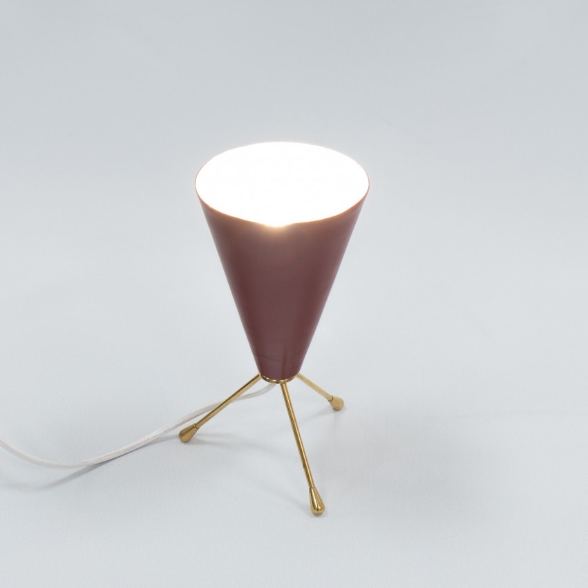 Lampe conique tripode