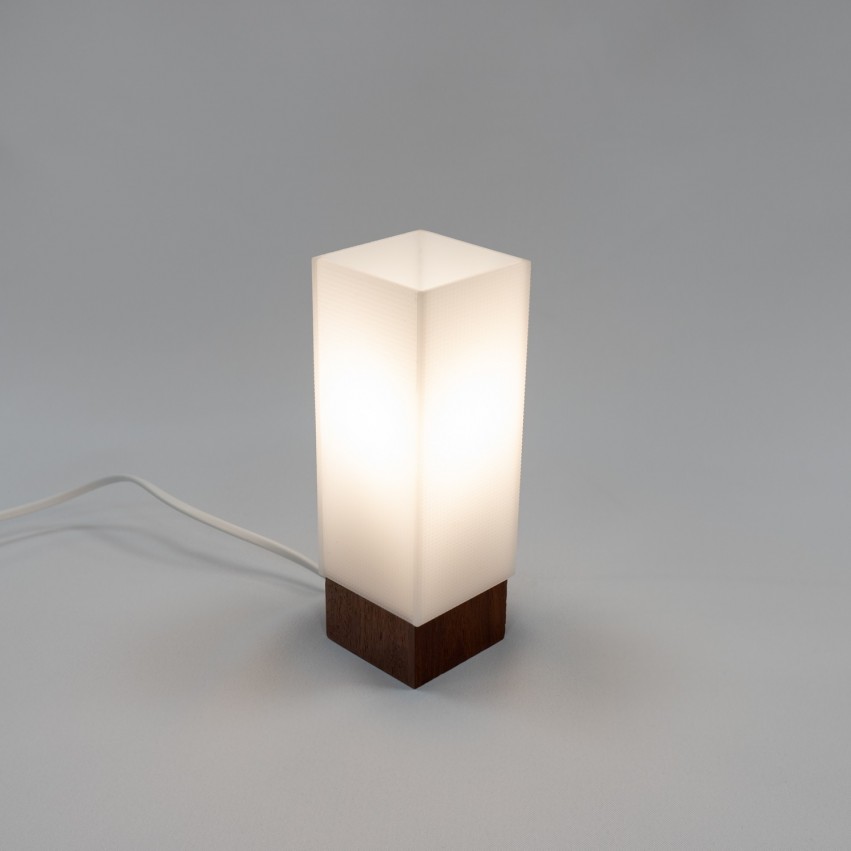 Lampe parallélépipèdique en Plexiglas et bois