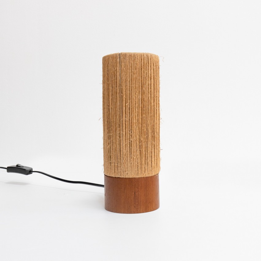 Lampe cylindrique en bois et cordelette