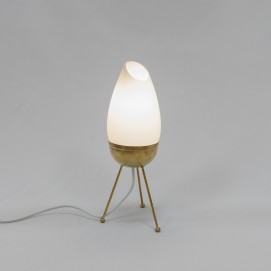 Lampe tripode en verre et laiton