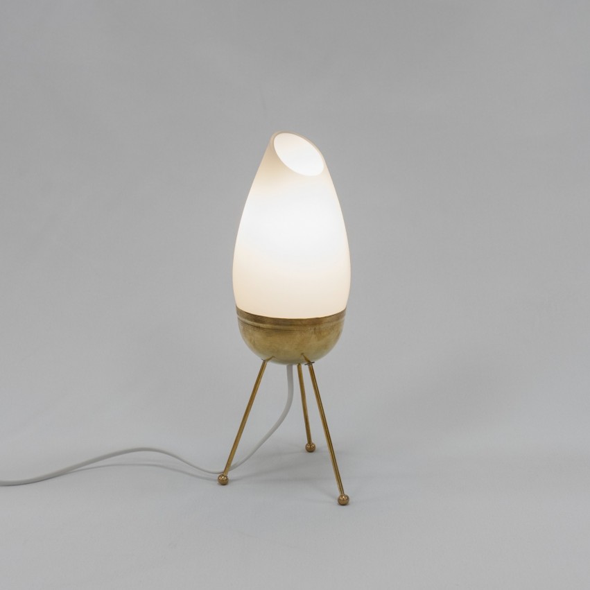 Lampe tripode en verre et laiton