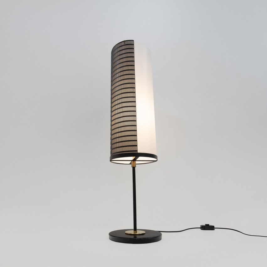 Lampadaire en tôle perforée et rhodoïd Arlus