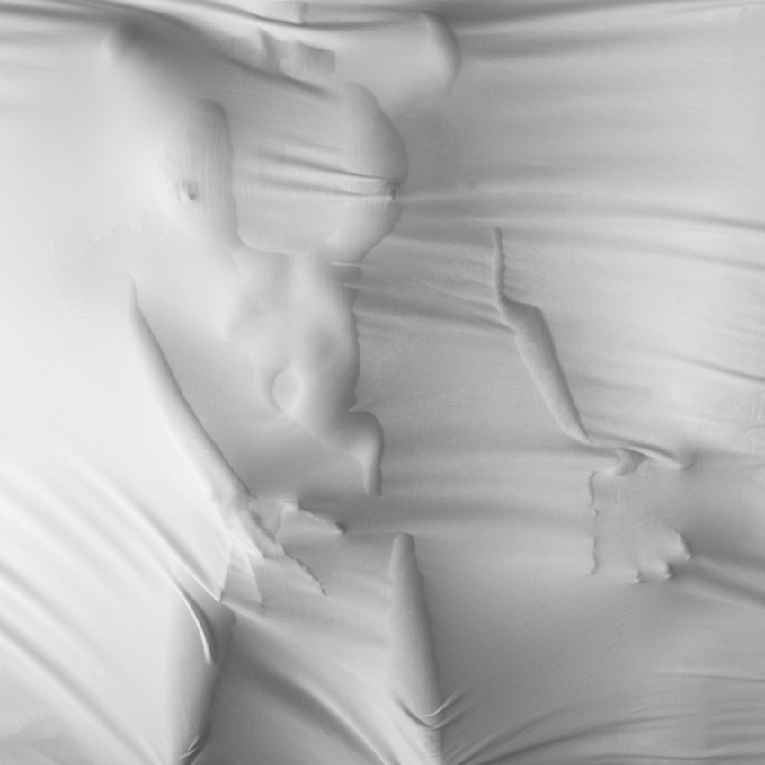 Marc Lamey - Femme nue, sous un draps, posant la main sur son entrejambe
