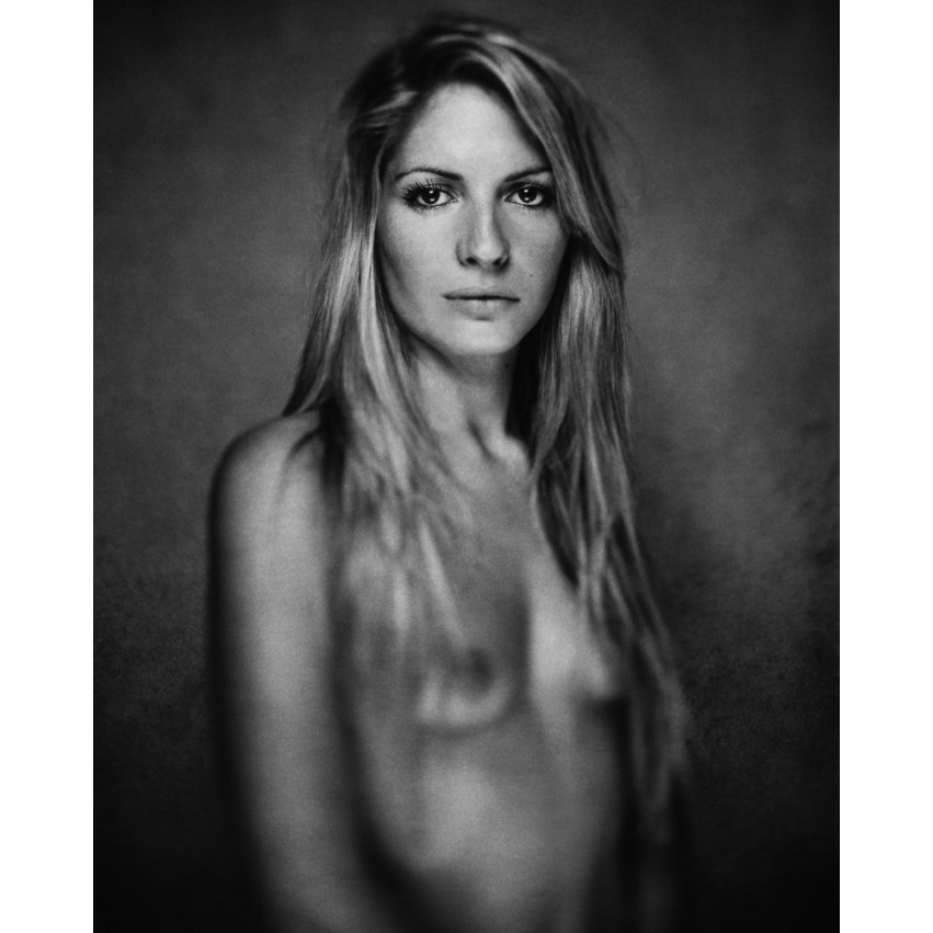 Portraits et bustes de femmes nues en noir et blanc