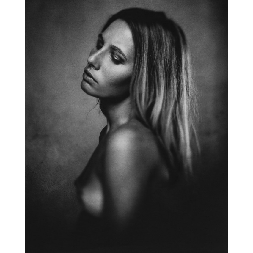 Portraits et bustes de femmes nues en noir et blanc