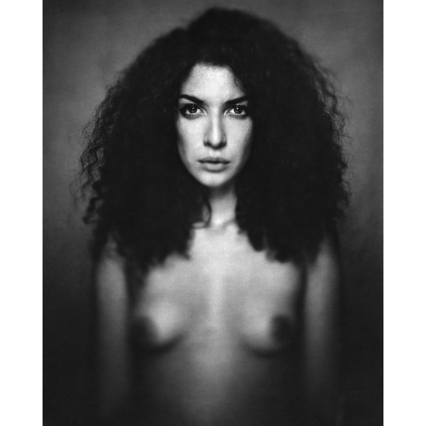 Portraits et bustes de femmes nues en noir et blanc