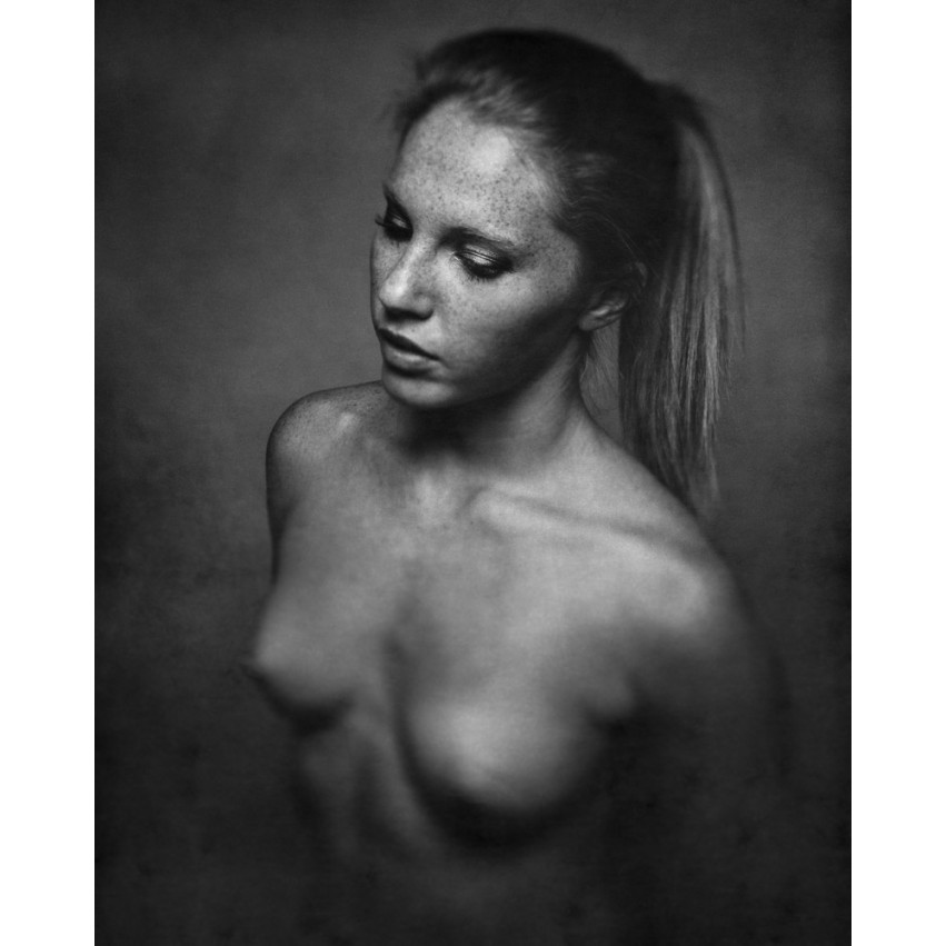 Portraits et bustes de femmes nues en noir et blanc