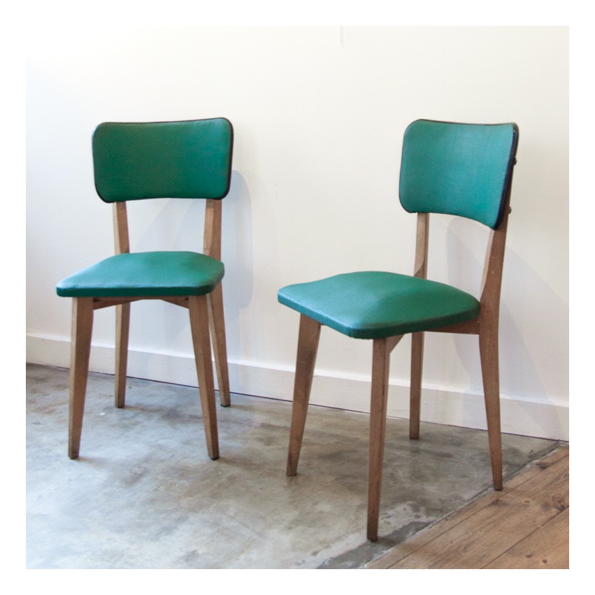 Paire de chaises en Skaï vert