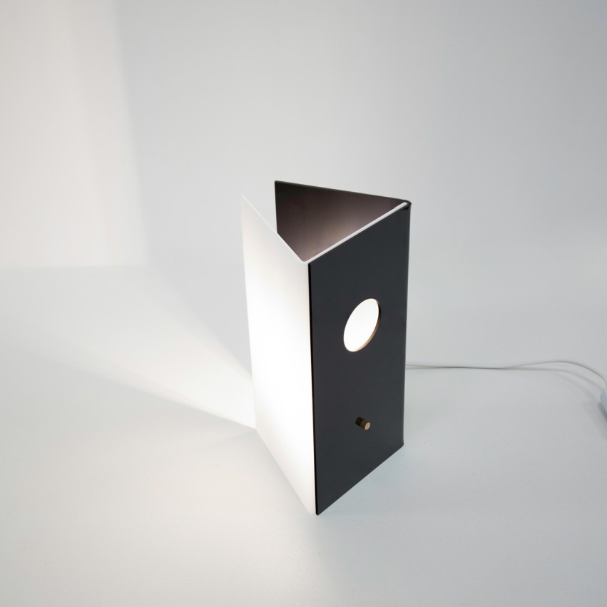 Lampe en plexiglas noir et blanc LPA-4 de Thibaut Renesson Philipon