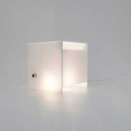 Boite lumineuse en Plexiglas de Thibaut Renesson Philipon