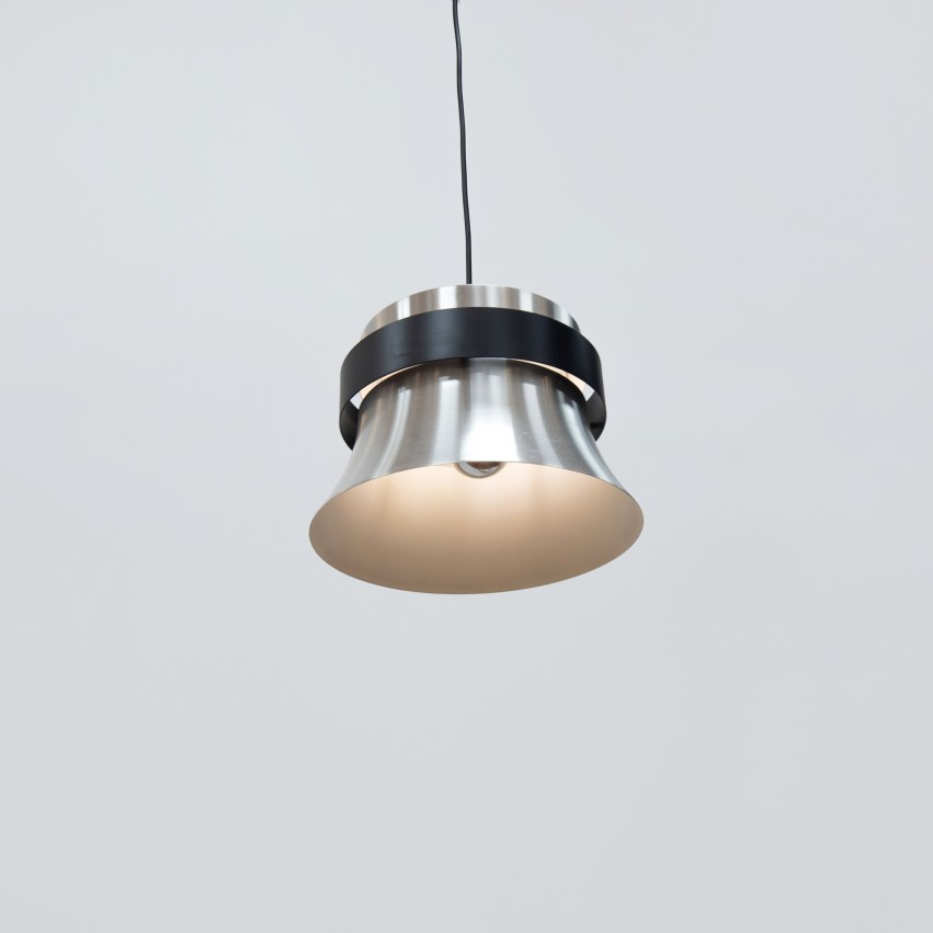 Suspension en inox et écran noir Erco 52048