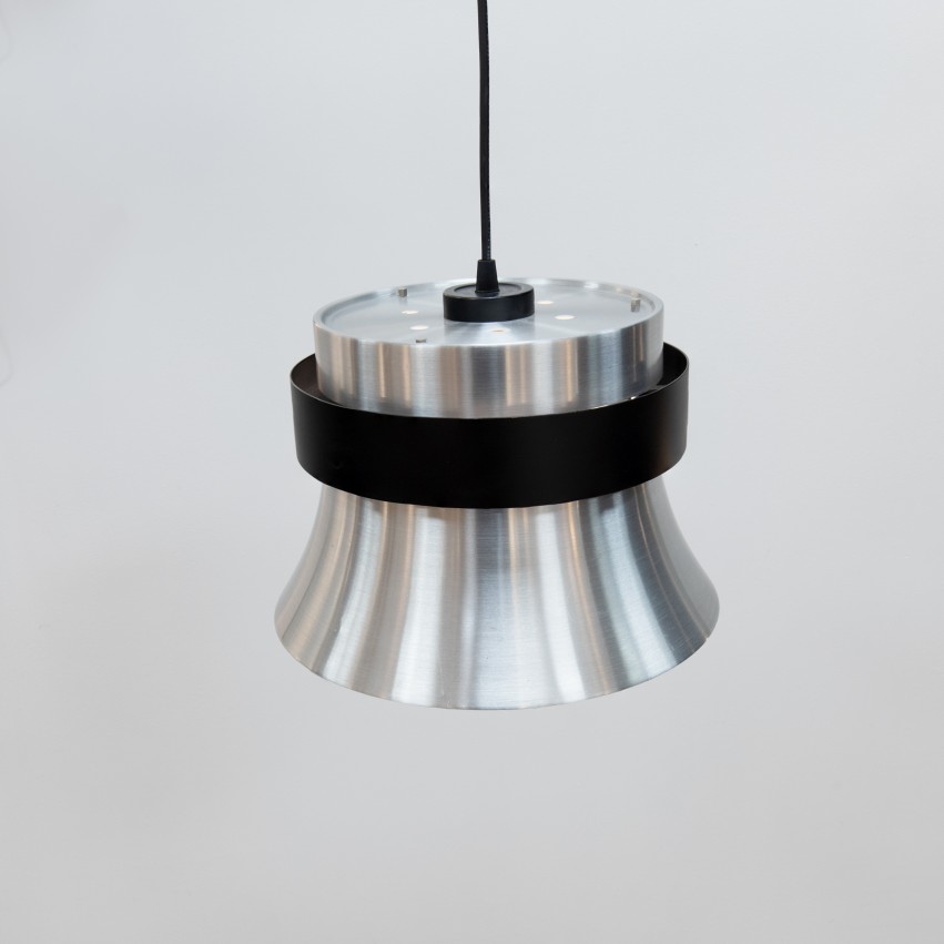 Suspension infundibuliforme et écran noir Erco 52048