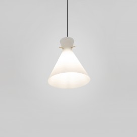 Suspension diabolo en verre opale et griffes en laiton des années 1950