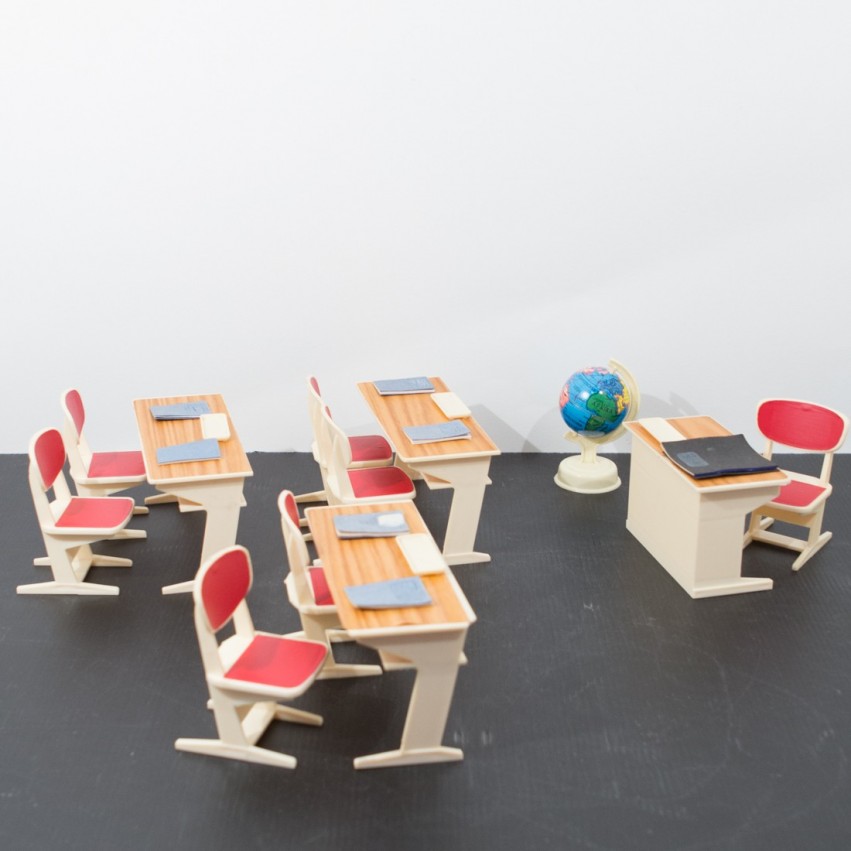 Salle de classe miniature et vintage