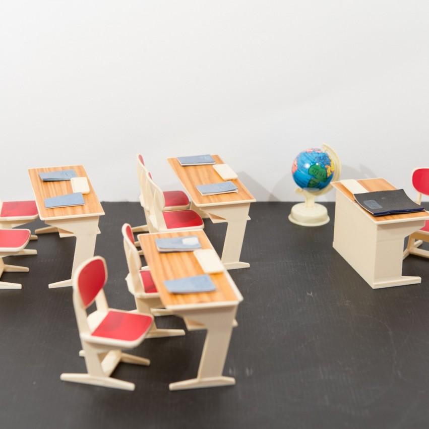 Salle de classe miniature et vintage