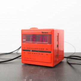 Radio-réveil cube Hermès HC 65 rouge - 1980