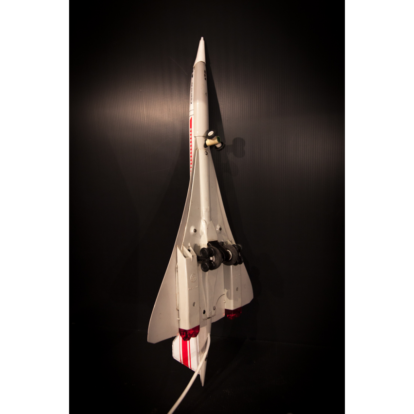 Avion mécanique