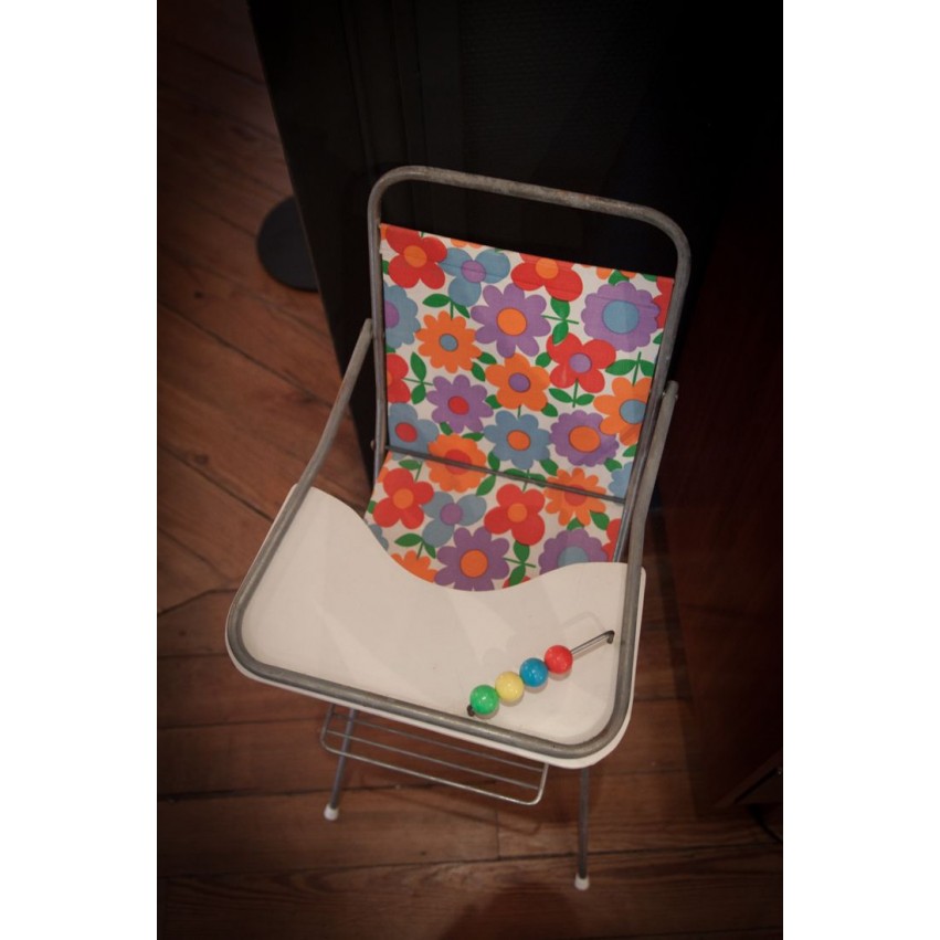 Chaise haute poupée