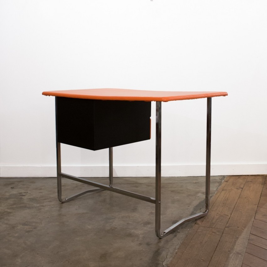 Bureau orange, chrome et noir !