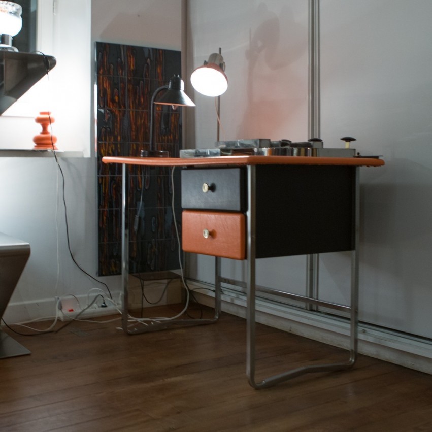 Bureau orange, chrome et noir !