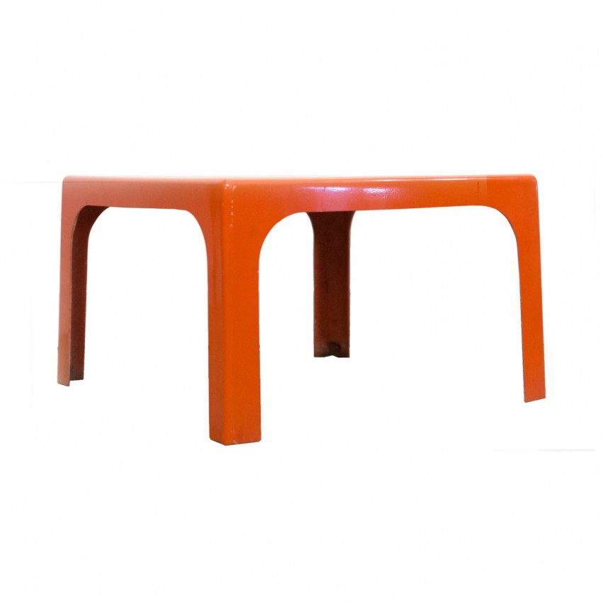 Table basse en plastique moulé orange