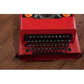 Machine à écrire Valentine - Ettore Sottsass pour Olivetti