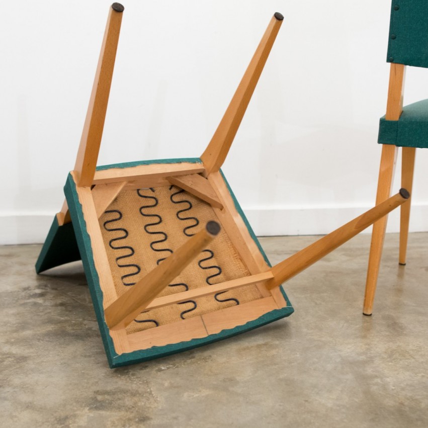 Chaise des années 1950 en bois recouverte de Skaï vert