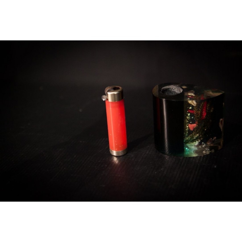Briquet en résine