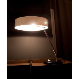 Lampe de bureau en tôle laquée Jumo