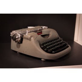 Machine à écrire M.J. Rooy