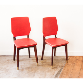 Paire de chaises rouges et vintage