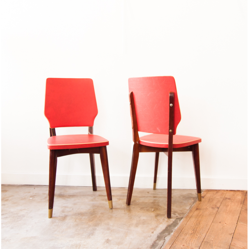 Paire de chaises rouges et vintage