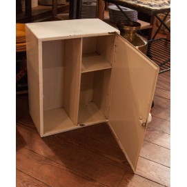 Armoire à pharmacie