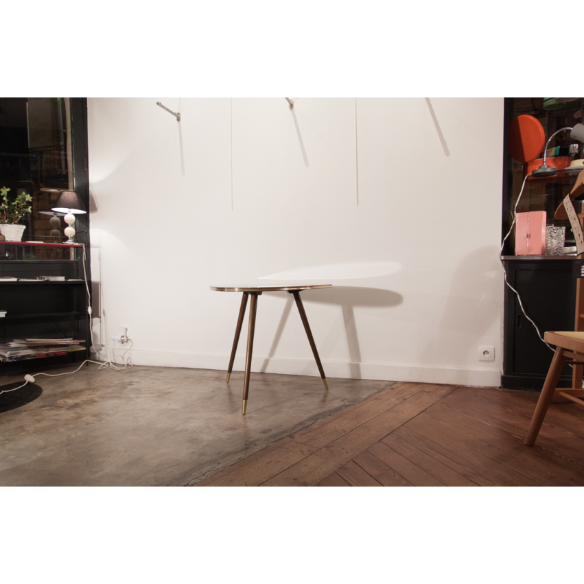 Table basse triangulaire et tripode (Formica et bois)