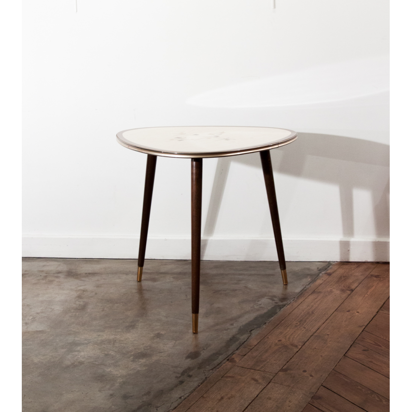 Table basse triangulaire et tripode (Formica et bois)